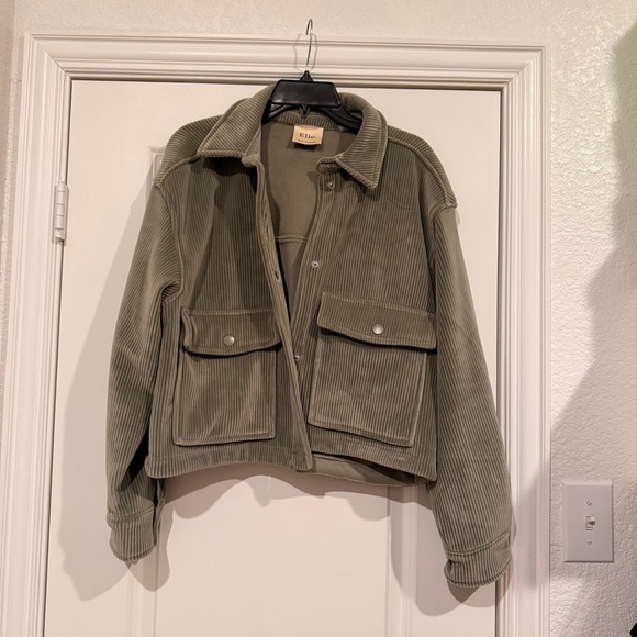 Elie Tahari Jackets & Blazers - ELIE TAHARI OLIVE JACKET SIZE LARGE